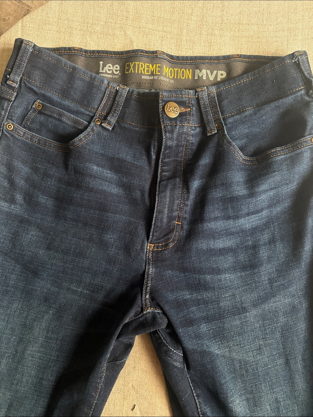 Lee Men's Relaxed Dark Blue Denim Jeans